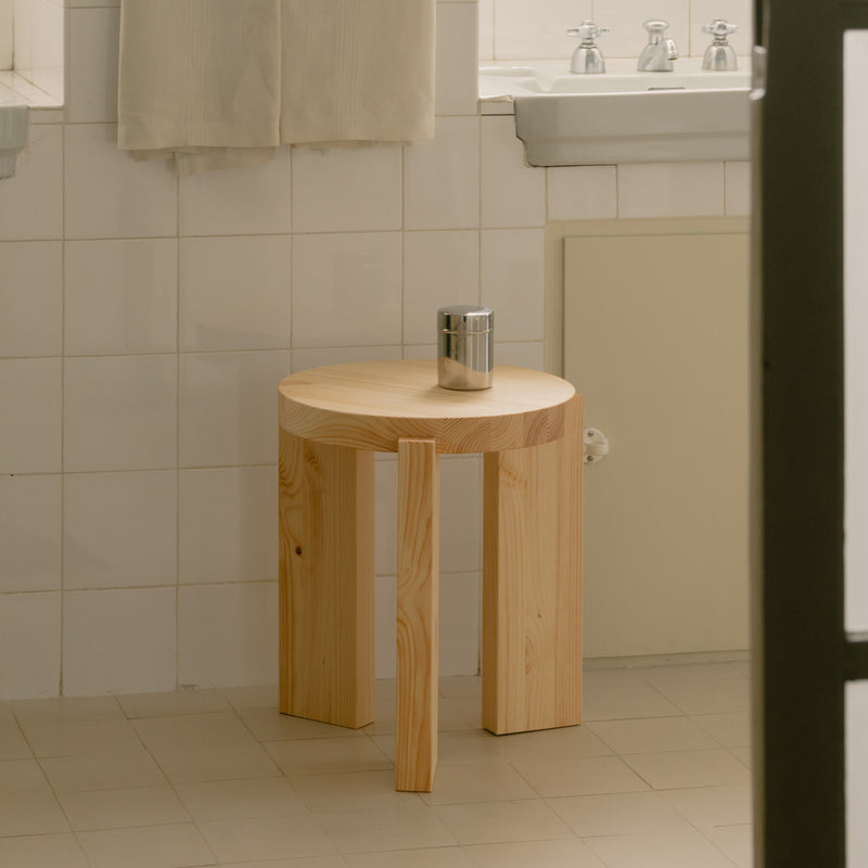 Vaarnii - 001 Hocker